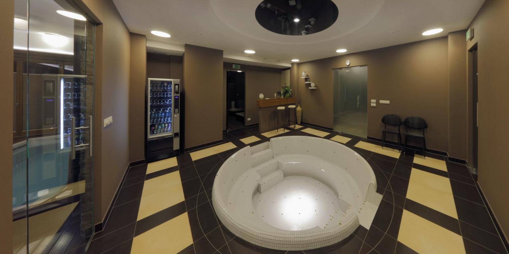 Esmarin Wellness Hotel Мнишек-под-Брди Экстерьер фото