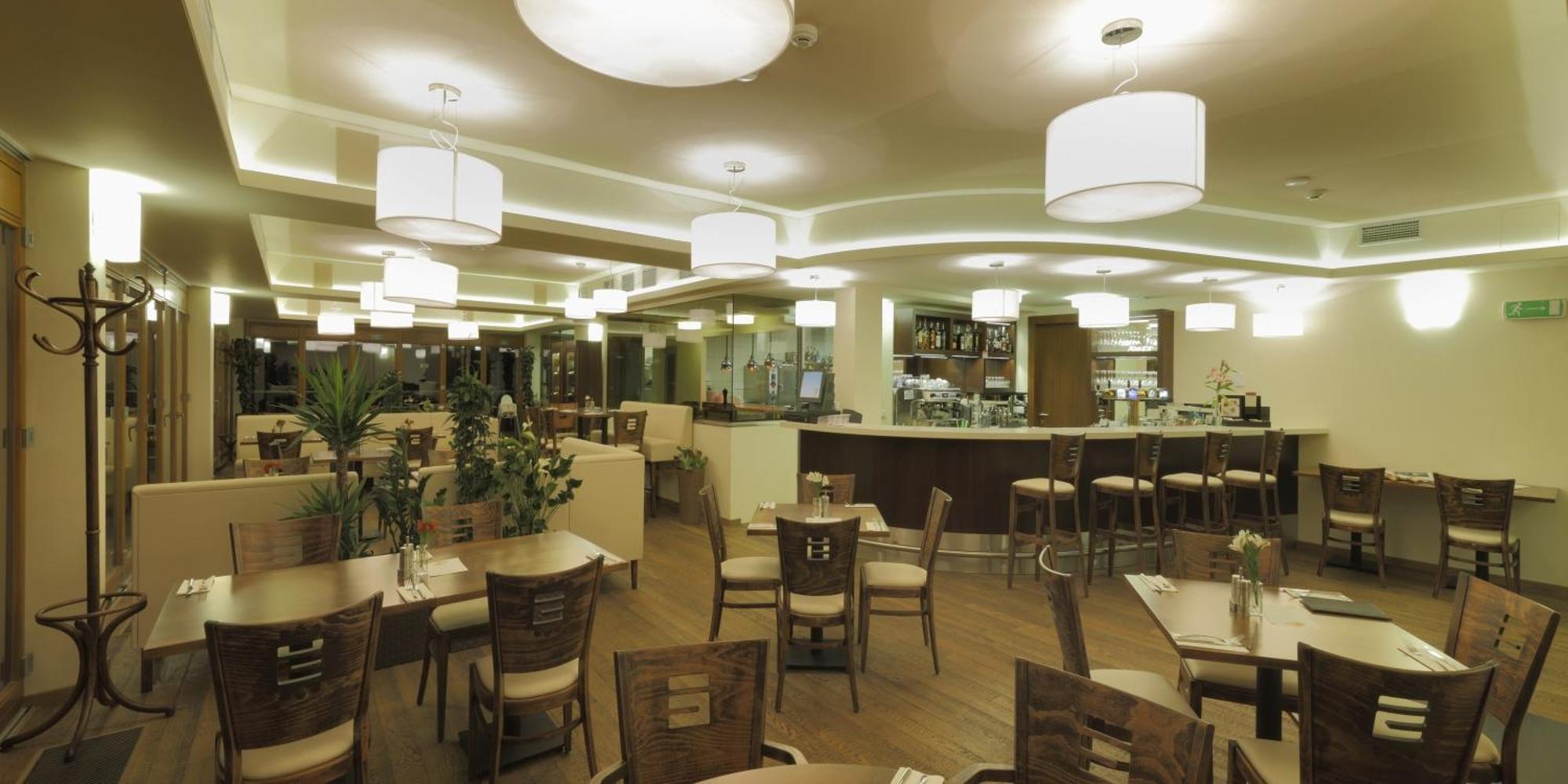 Esmarin Wellness Hotel Мнишек-под-Брди Экстерьер фото